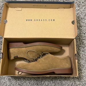 GH Bass Pasadena Taupe 8.5 W Mens suede New With Box